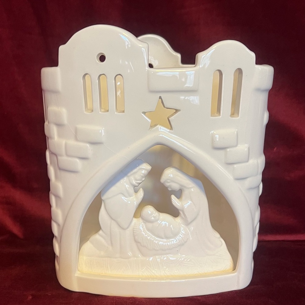 White Nativity Scene Ceramic Decor